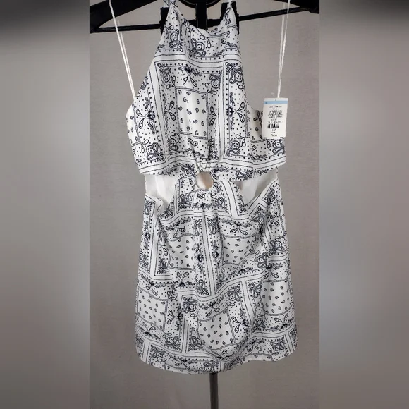 Elodie Mini Dress Halter In White Bandana Medium NWT - Picture 4 of 10